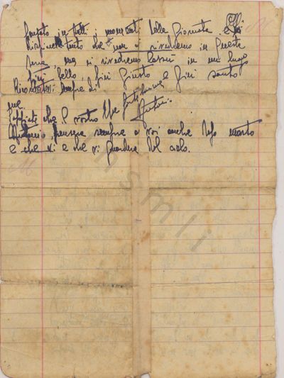 L’immagine riproduce il lato frontale dell’ultima lettera di Antonio Brancati alla famiglia. Il documento è vergato con inchiostro blu su un foglio di carta a righe.