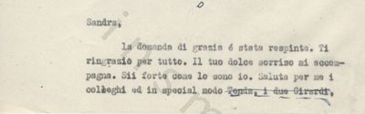 L’immagine riproduce la prima pagina della trascrizione a macchina della lettera scritta da Bruno Cibrario a Sandra. Nell’ultima riga, alcuni nomi (o soprannomi) sono cancellati con una riga in penna nera.
