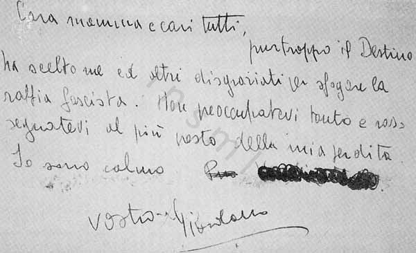 L’immagine riproduce il fac-simile del messaggio manoscritto di Giordano Cavestro a sua madre.
