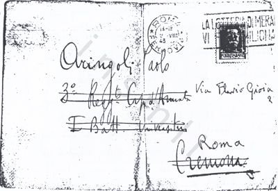 L’immagine riproduce la fotocopia della busta in cui era contenuta la lettera. Sopra al nome "Paolo" è impresso il timbro postale, in cui è riportato il mese di spedizione della missiva in cifre romane ("VIII", quindi: "agosto").