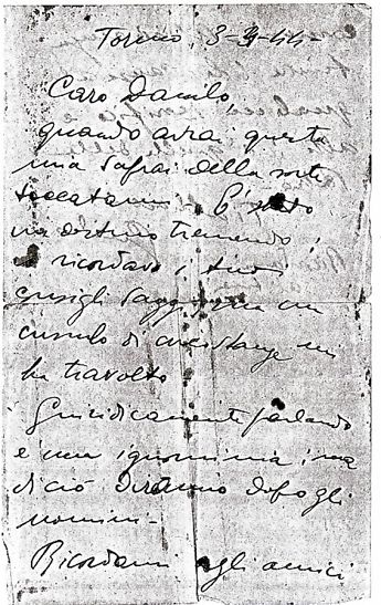 L’immagine riproduce la fotocopia della prima facciata dell’ultima lettera di Giulio Biglieri all’amico Danilo Andreis di Novara, scritta il giorno della sua condanna.