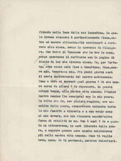 L’immagine riproduce la quarta pagina della trascrizione a macchina dell’ultima lettera di Leone Ginzburg alla moglie Natalia. 