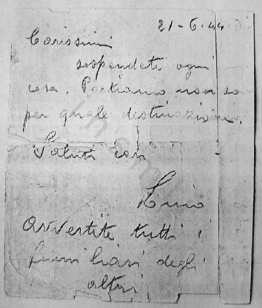 L’immagine riproduce l’ultimo messaggio scritto da Paolo Salvi su un foglietto bianco prima di partire dal campo di concentramento di Fossoli.