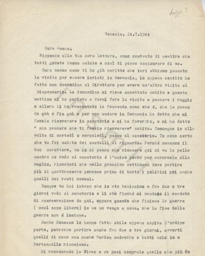 L’immagine riproduce parzialmente la prima facciata dell’ultima lettera di Attilio Basso dal carcere, scritta alla madre quattro giorni prima di essere fucilato a Ca’ Giustinian.
