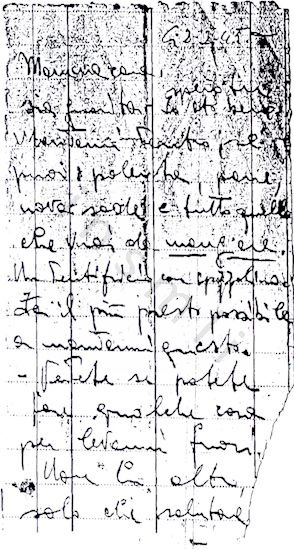 L’immagine riproduce la fotocopia della prima facciata della lettera scritta da Attilio Giordano alla madre il 2 febbraio 1945.
Il messaggio è stato composto a penna, su un foglietto di carta strappato.