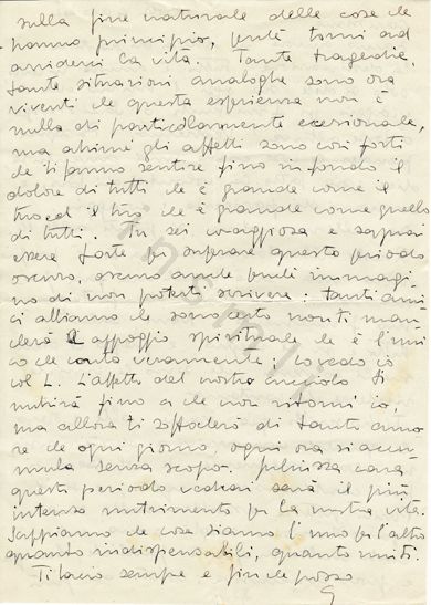 L’immagine riproduce il retro dell’ultima lettera di Gian Luigi Banfi, scritta alla moglie dal Lager di Bolzano, il giorno prima di partire per l’Austria. Il documento è scritto a penna nera su un foglio bianco.