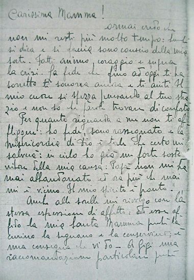 L’immagine riproduce la fotocopia della prima facciata dell’ultima lettera di Giacomo Perlasca alla madre, scritta dal carcere di Brescia il giorno prima di essere fucilato. Il documento originale è probabilmente stato scritto sulle 4 facciate di un foglio a righe.