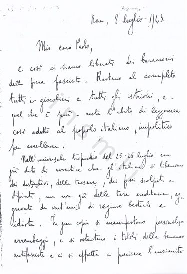 L’immagine riproduce la fotocopia della prima facciata della lettera scritta da Gioacchino Gesmundo all’ex-alunno Paolo Aringoli. La data, "8 luglio 1943", è chiaramente errata, ed è stata corretta in "8 agosto 1943" da una mano differente da quella dell’autore.