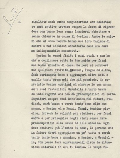 L’immagine riproduce la quarta pagina della trascrizione a macchina dell’ultima lettera di Giuseppe Perotti alla moglie Renza. Nell’angolo in alto a sinistra si legge "Perotti 4" scritto a mano. Nel testo vi sono alcune correzioni, anch’esse manoscritte con una penna nera.