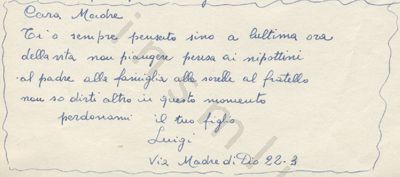 L’immagine riproduce la trascrizione a mano dell’ultima lettera di Luigi Marsano alla madre. Il documento è scritto a penna blu su un foglio bianco.