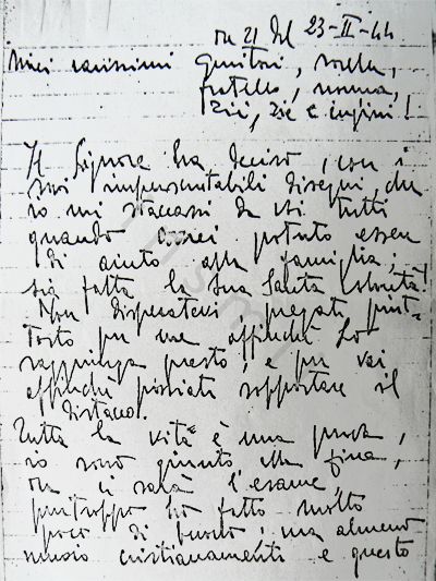 L’immagine riproduce la fotocopia della prima facciata dell’ultima lettera di Mario Bettinzoli ai familiari, scritta da Brescia la sera prima della fucilazione.