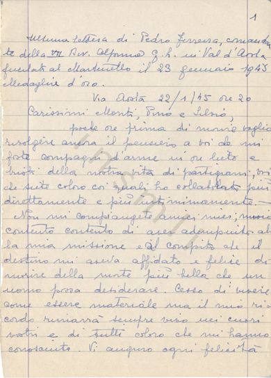 L’immagine riproduce la prima facciata della trascrizione a mano della lettera di Pietro Ferreira agli amici Monti, Pino e Silvio il giorno prima della sua esecuzione. Il documento è scritto a penna blu su due fogli strappati da un quadernetto a righe. In alto, c’è una breve introduzione su Ferreira opera dello stesso trascrittore.