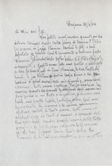 L’immagine riproduce la fotocopia della prima facciata della lettera che Pietro Bastanzetti scrisse ai figli, il 29 marzo 1944. E’ l’ultimo messaggio da lui composto prima della deportazione a Gusen, dove si spense il 2 giugno 1944.