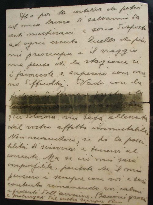 L’immagine riproduce il retro della lettera scritta da Renato Fano alla moglie nella notte tra il 31 luglio e 1º agosto 1944, prima della partenza per Auschwitz.