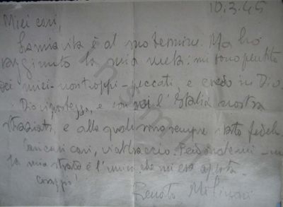 L’immagine riproduce la lettera scritta da Renato Molinari ai familiari dalla sua cella alle "Casermette" di Rivoli, il giorno stesso della sua fucilazione.
Il documento è scritto a matita su un foglio di carta bianca.