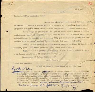 L’immagine rirpoduce la trascrizione dell’ultimo messaggio di Renato Quartini al padre e ad Ester, scritto alcuni giorni prima della morte e senza una vera consapevolezza del destino che lo attendeva. Sotto al testo della lettera è riportata una breve biografia del condannato, anch’essa dattiloscritta, ma con alcune correzioni fatte a mano, con una penna blu.