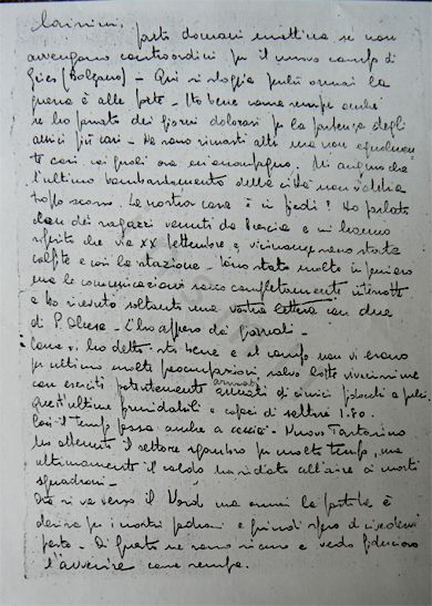 L’immagine riproduce la fotocopia della prima pagina della lettera scritta da Rolando Petrini ai suoi cari il 24 luglio 1944, dal campo di concentramento di Fossoli.