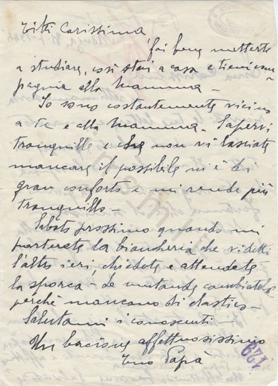 L’immagine riproduce la prima facciata dell’ultima lettera di Salvatore Principato alla moglie Marcella Chiorri, detta Lina, e alla figlia Concettina, detta Titti. L’originale è stato scritto a penna nera su un foglio in bianco. Nella parte bassa del documento è visibile il timbro "129".